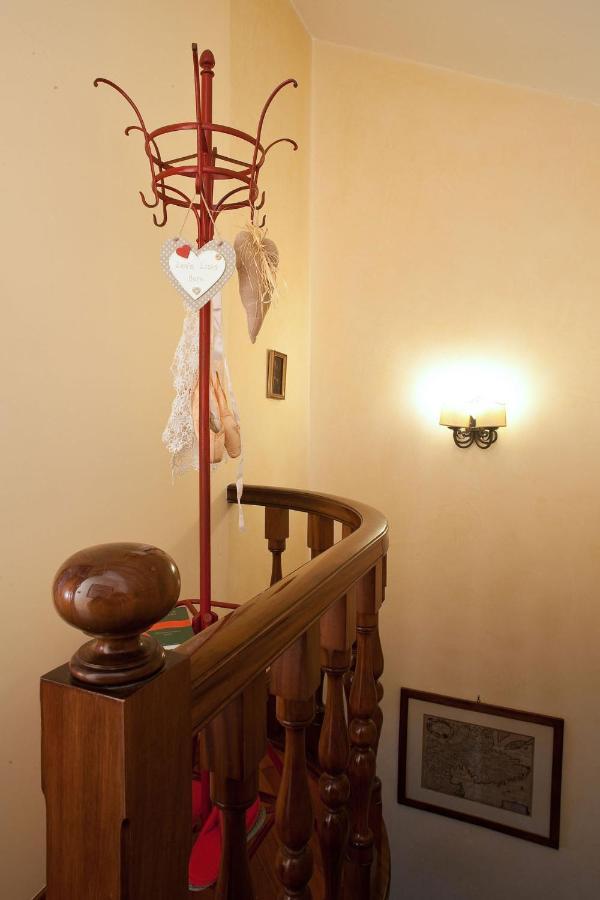 La Mansarda Delle Meraviglie B&B Superior Trieste Exteriör bild