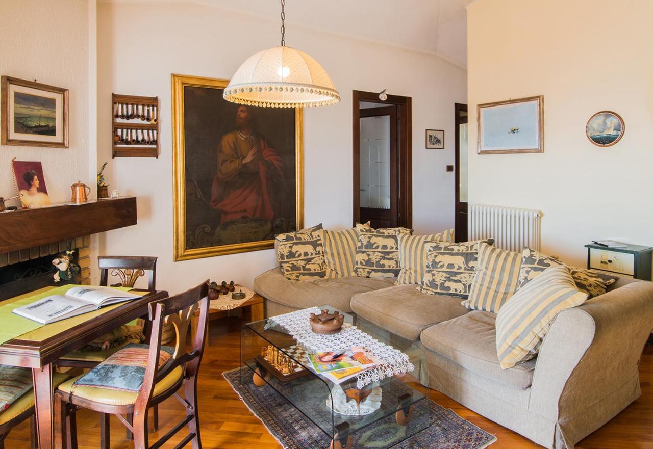 La Mansarda Delle Meraviglie B&B Superior Trieste Exteriör bild