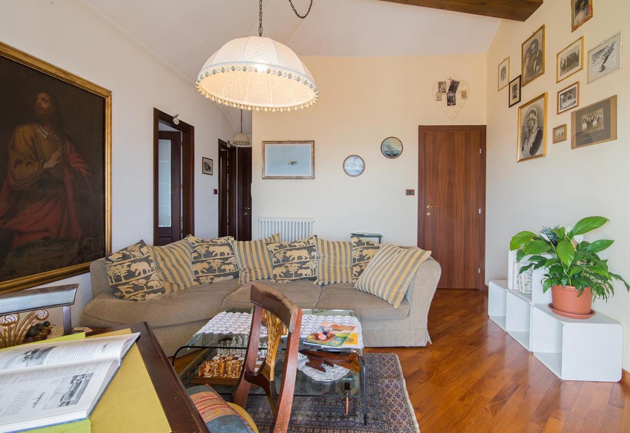 La Mansarda Delle Meraviglie B&B Superior Trieste Exteriör bild