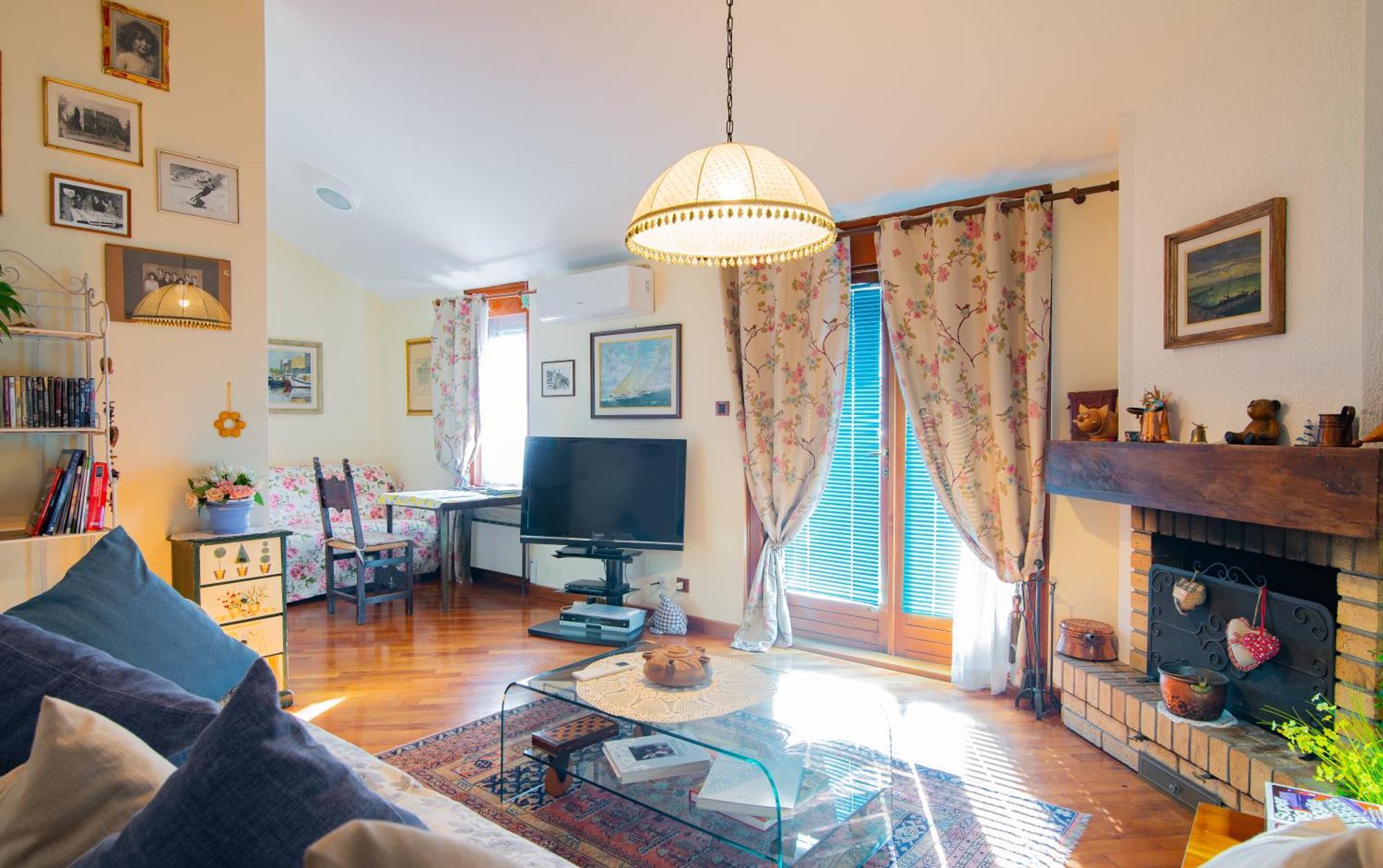 La Mansarda Delle Meraviglie B&B Superior Trieste Exteriör bild